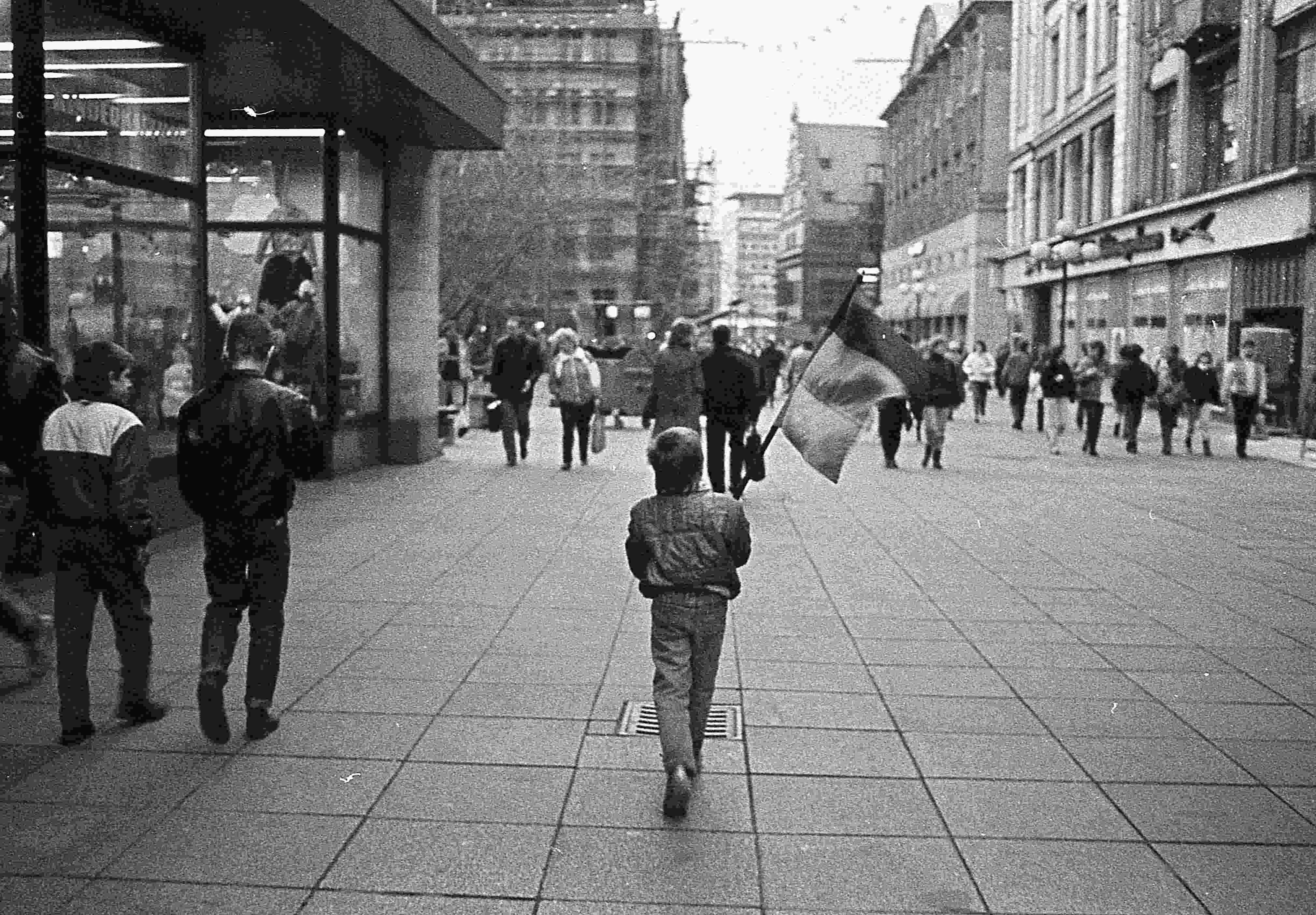 Leipzig, Deutschlandfahne, Junge, Herbst 1989, Deutsche Einheit