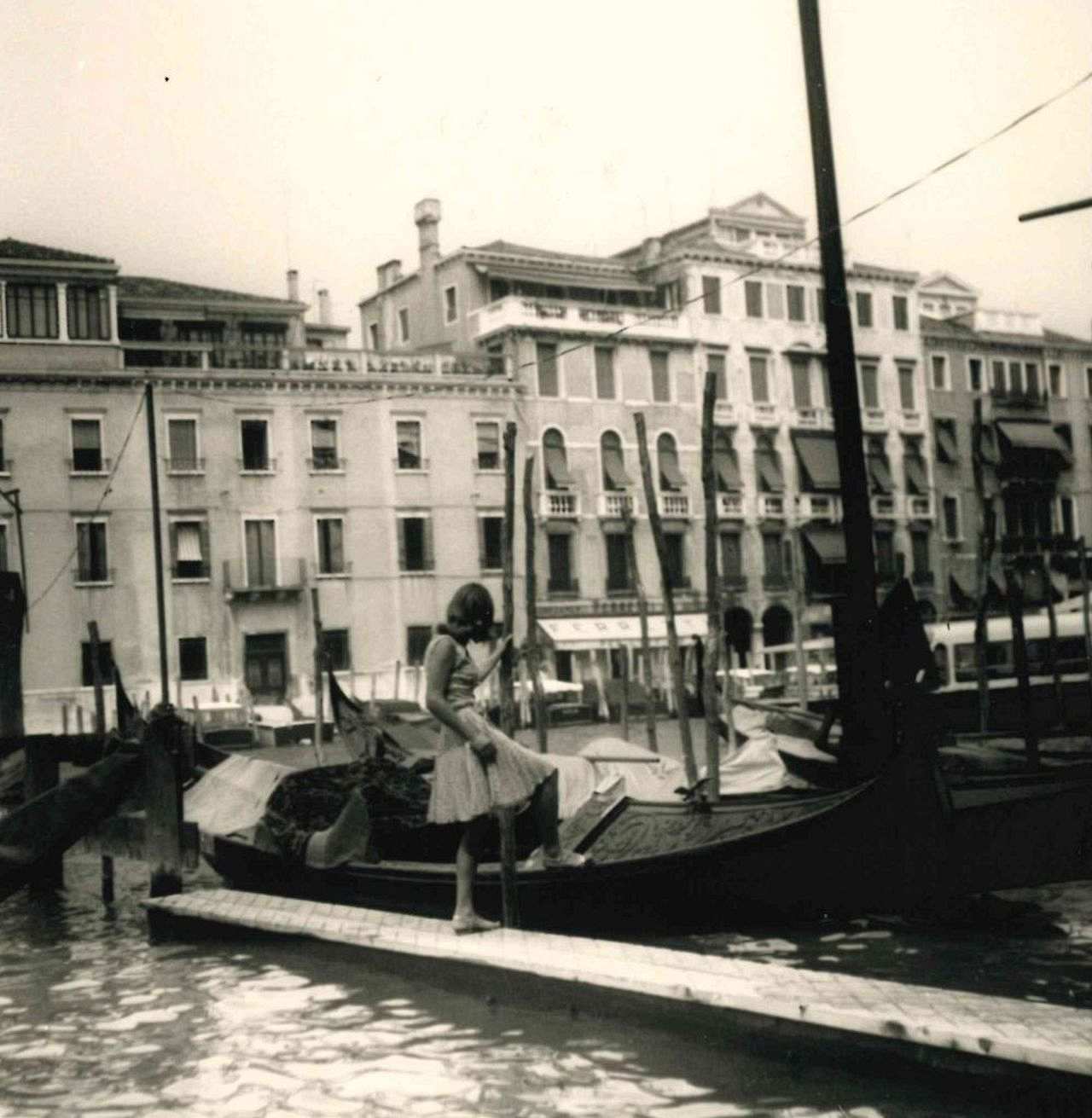 Foto Zeitzeugin Elisabeth Laagland bei einem Besuch in Venedig
